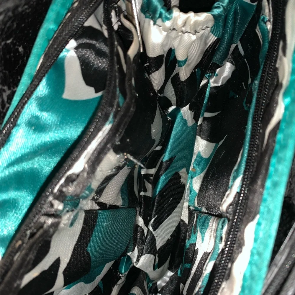 GUCCI GG Logo Patent Leather Handbag Black Medium - Picture 11 of 12